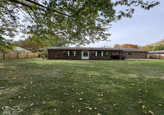 Photo 2 of Single family home for sale at 35 S Walnut St, Pittsboro, IN 46167 | MLS# 22132858 | Listing updated on 2026-10-28