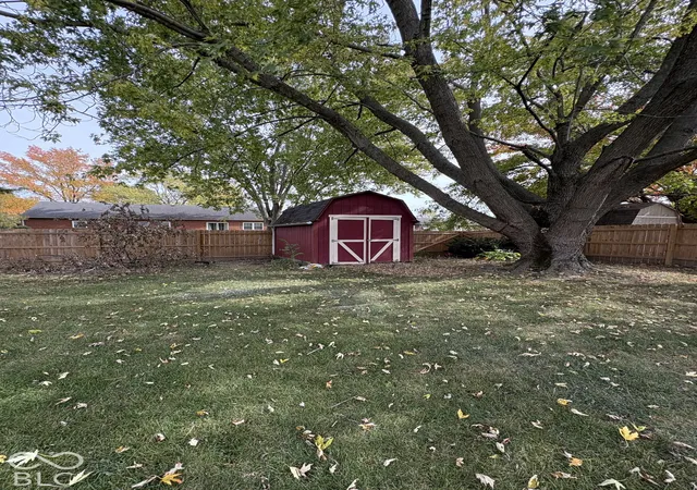 Photo 3 of Single family home for sale at 35 S Walnut St, Pittsboro, IN 46167 | MLS# 22132858 | Listing updated on 2026-10-28