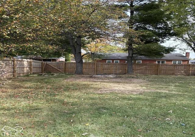 Photo 4 of Single family home for sale at 35 S Walnut St, Pittsboro, IN 46167 | MLS# 22132858 | Listing updated on 2026-10-28