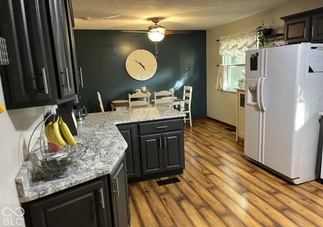 Photo 3 of Single family home for sale at 5807 Furnas Rd, Indianapolis, IN 46221 | MLS# 22132863 | Listing updated on 2026-10-24
