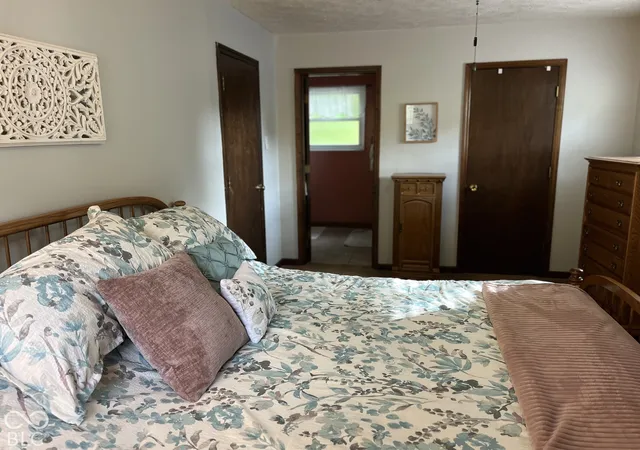 Photo 4 of Single family home for sale at 5807 Furnas Rd, Indianapolis, IN 46221 | MLS# 22132863 | Listing updated on 2026-10-24