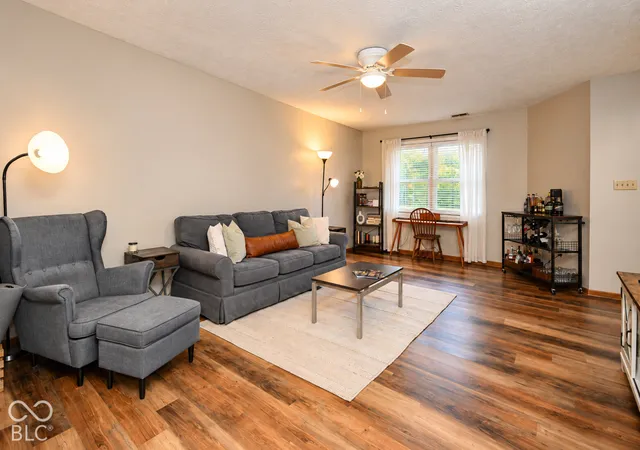 Photo 2 of Condo for sale at 525 Paradise Way E #D, Greenwood, IN 46143 | MLS# 22132864 | Listing updated on 2026-10-23