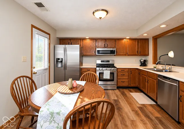 Photo 3 of Condo for sale at 525 Paradise Way E #D, Greenwood, IN 46143 | MLS# 22132864 | Listing updated on 2026-10-23