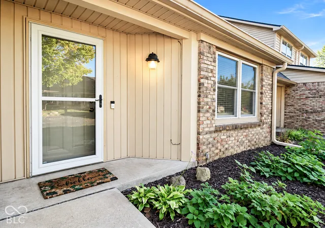 Photo 4 of Condo for sale at 525 Paradise Way E #D, Greenwood, IN 46143 | MLS# 22132864 | Listing updated on 2026-10-23