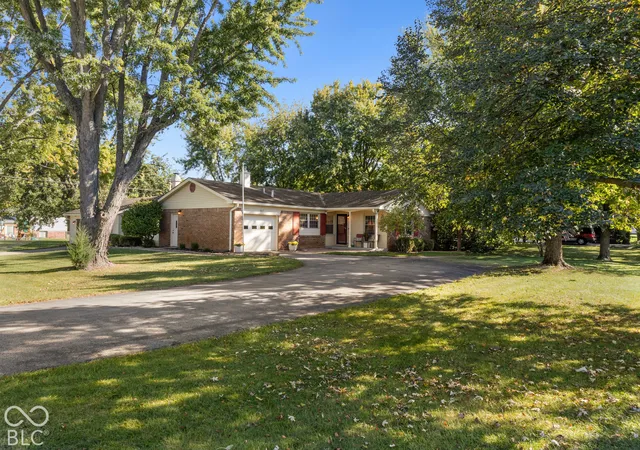Photo 3 of Single family home for sale at 5817 S Franklin Rd, Indianapolis, IN 46239 | MLS# 22132874 | Listing updated on 2026-10-22