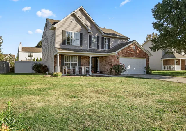 Single family home for sale at 492 Acorn Dr, Whiteland, IN 46184 | MLS# 22132882