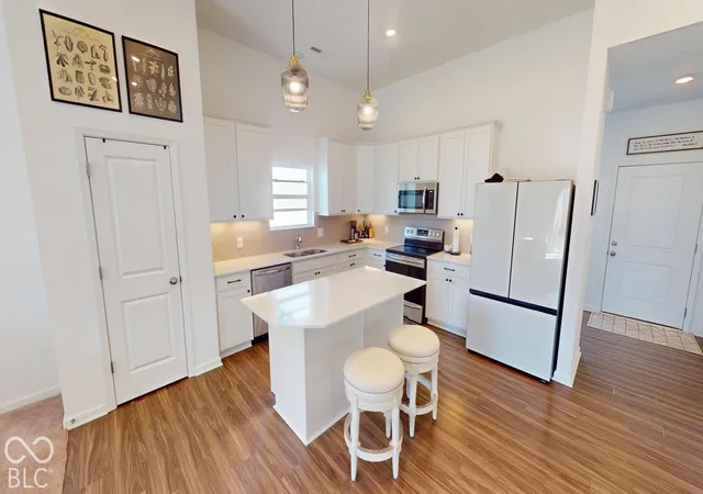 Photo 2 of Single family home for sale at 260 Evening Bay Ct, Pendleton, IN 46064 | MLS# 22132889 | Listing updated on 2026-10-25