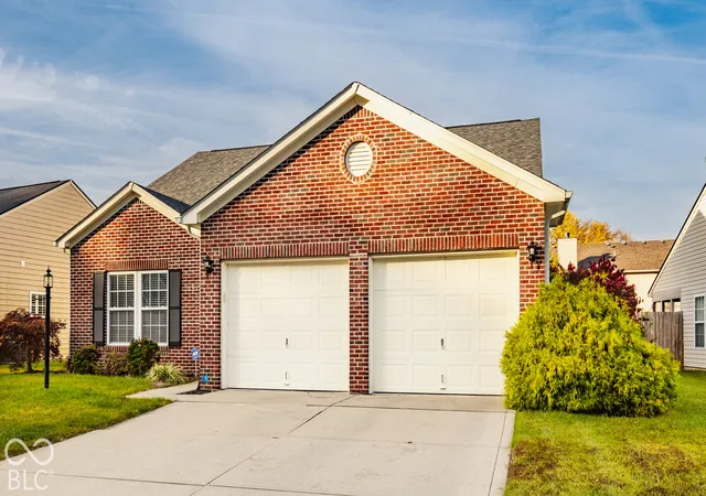 Photo 3 of Single family home for sale at 12226 Sagamore Woods Dr, Fishers, IN 46037 | MLS# 22132892 | Listing updated on 2026-10-27