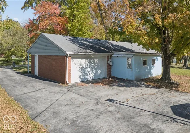 Photo 3 of Sale Pending at 1749 W 73rd Place, Indianapolis, IN 46260 | MLS# 22132908 | Listing updated on 2026-10-25