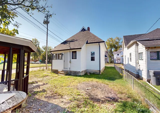 Photo 4 of Single family home for sale at 2226 Fletcher, Anderson, IN 46016 | MLS# 22132910 | Listing updated on 2026-10-24