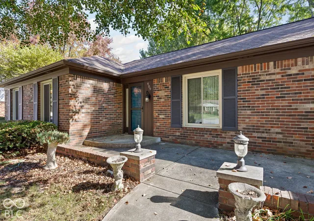 Photo 3 of Sale Pending at 409 Bradock Ct, Indianapolis, IN 46234 | MLS# 22132914 | Listing updated on 2026-10-28
