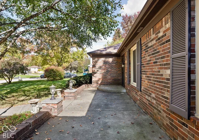 Photo 4 of Sale Pending at 409 Bradock Ct, Indianapolis, IN 46234 | MLS# 22132914 | Listing updated on 2026-10-28