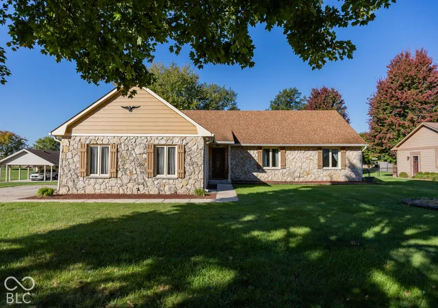 Single family home for sale at 770 Cynthia Ln, Whiteland, IN 46184 | MLS# 22132934