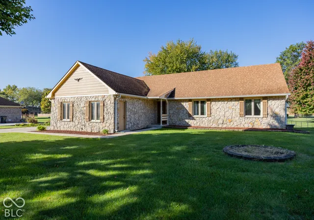 Photo 1 of Single family home for sale at 770 Cynthia Ln, Whiteland, IN 46184 | MLS# 22132934 | Listing updated on 2026-10-28