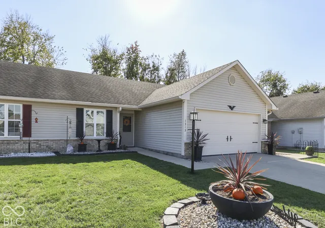 Photo 2 of Single family home for sale at 1313 Long Shore Dr, Indianapolis, IN 46217 | MLS# 22132936 | Listing updated on 2026-10-24