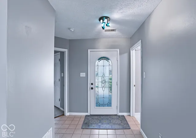 Photo 3 of Single family home for sale at 33 Nash Ct, Brownsburg, IN 46112 | MLS# 22132939 | Listing updated on 2026-10-27