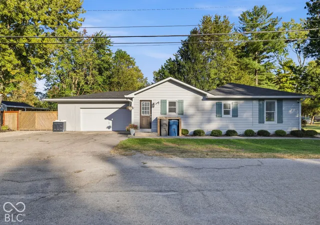 Photo 3 of Single family home for sale at 2064 Riviera, Indianapolis, IN 46260 | MLS# 22132949 | Listing updated on 2026-10-26