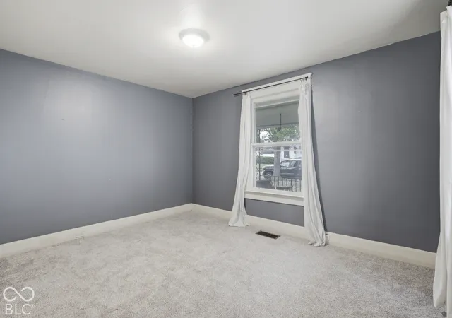 Photo 3 of Single family home for sale at 217 Emerson Dr, Seymour, IN 47274 | MLS# 22132952 | Listing updated on 2026-10-26