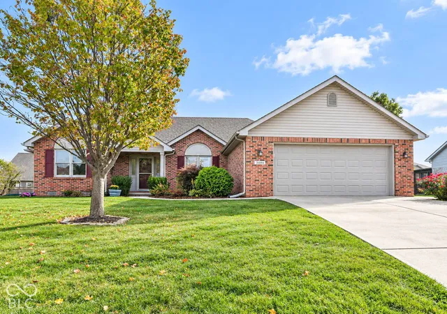 Photo 1 of Single family home for sale at 3086 Oakmont Dr, Lapel, IN 46051 | MLS# 22132958 | Listing updated on 2026-10-30
