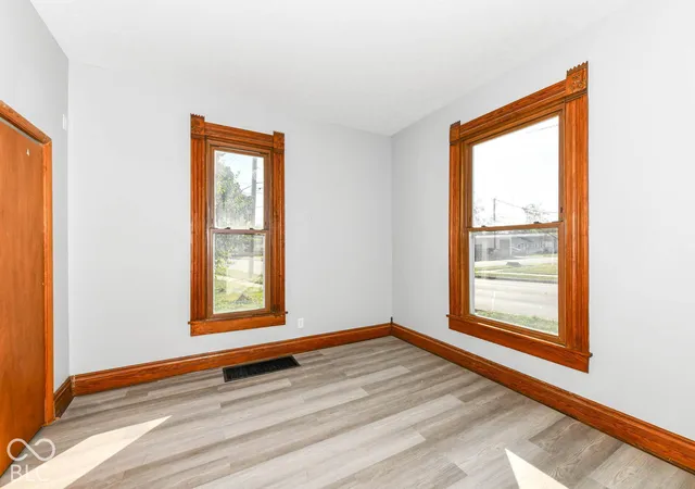 Photo 4 of Single family home for sale at 1202 S Harrison St, Shelbyville, IN 46176 | MLS# 22132964 | Listing updated on 2026-10-22