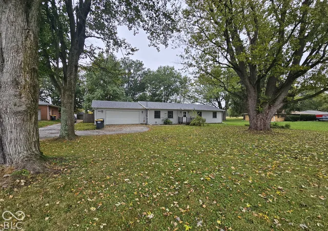 Photo 1 of Single family home for sale at 5807 Columbus Ave, Anderson, IN 46013 | MLS# 22132968 | Listing updated on 2026-10-22