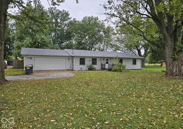 Photo 1 of Single family home for sale at 5807 Columbus Ave, Anderson, IN 46013 | MLS# 22132968 | Listing updated on 2026-10-22