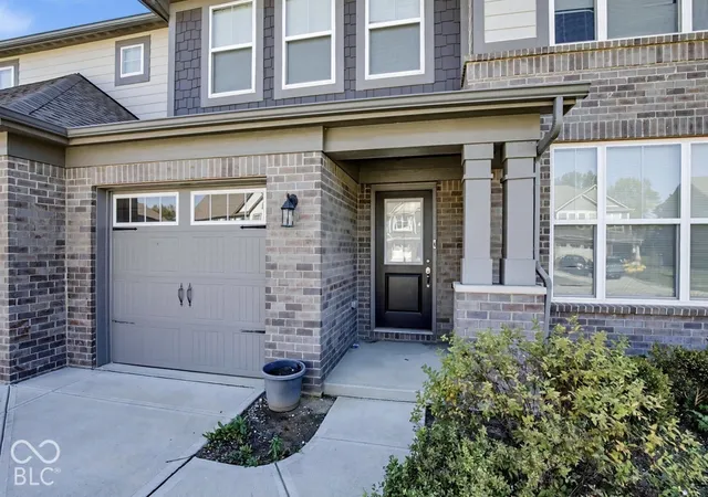 Photo 3 of Single family home for sale at 929 Garrison Dr, Greenwood, IN 46143 | MLS# 22132971 | Listing updated on 2026-10-22
