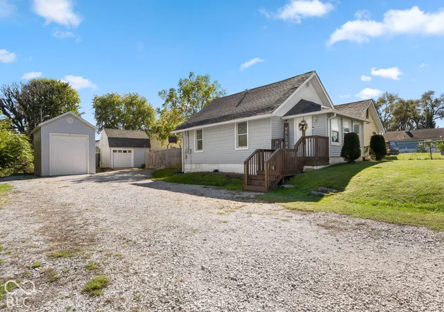 Photo 2 of Single family home for sale at 839 Waldemere Ave, Indianapolis, IN 46241 | MLS# 22132972 | Listing updated on 2026-10-23