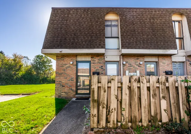 Condo for sale at 7459 Countrybrook Dr, Indianapolis, IN 46260 | MLS# 22132990