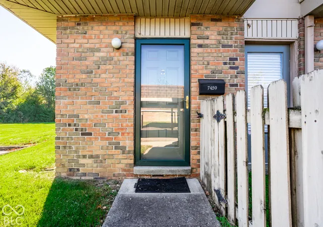 Photo 3 of Condo for sale at 7459 Countrybrook Dr, Indianapolis, IN 46260 | MLS# 22132990 | Listing updated on 2026-10-23