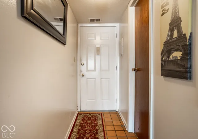 Photo 4 of Condo for sale at 7459 Countrybrook Dr, Indianapolis, IN 46260 | MLS# 22132990 | Listing updated on 2026-10-23