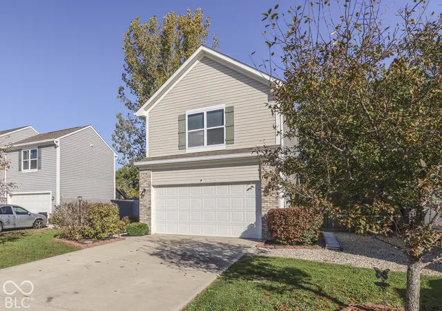 Photo 2 of Single family home for sale at 1302 Tomahawk Pl, Martinsville, IN 46151 | MLS# 22133005 | Listing updated on 2026-10-24