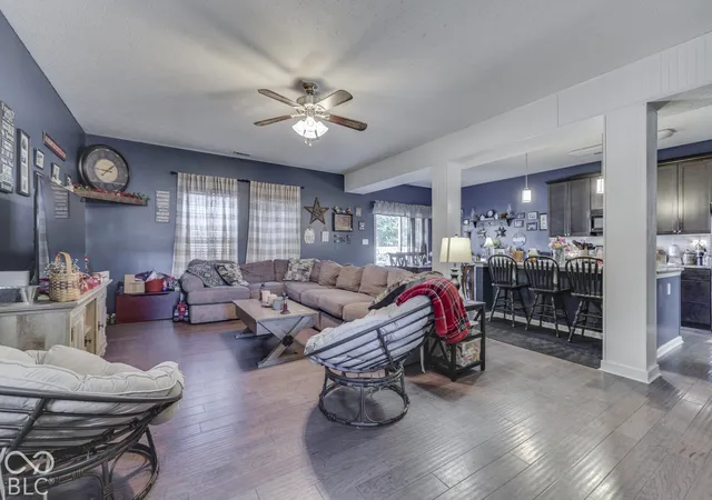Photo 3 of Single family home for sale at 1302 Tomahawk Pl, Martinsville, IN 46151 | MLS# 22133005 | Listing updated on 2026-10-24