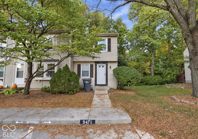 Condo for sale at 9471 Timber View Dr, Indianapolis, IN 46250 | MLS# 22133009