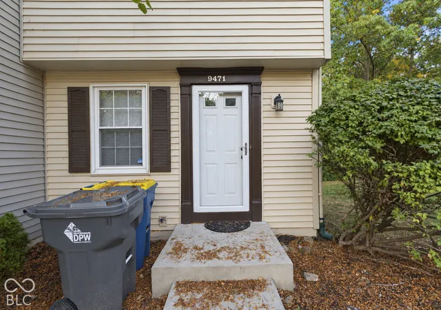 Photo 2 of Condo for sale at 9471 Timber View Dr, Indianapolis, IN 46250 | MLS# 22133009 | Listing updated on 2026-10-22