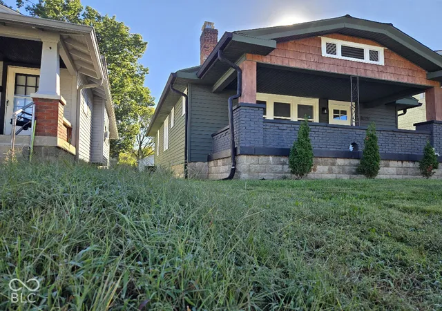 Photo 1 of Single family home for sale at 829 N Bradley Ave, Indianapolis, IN 46201 | MLS# 22133010 | Listing updated on 2026-10-22