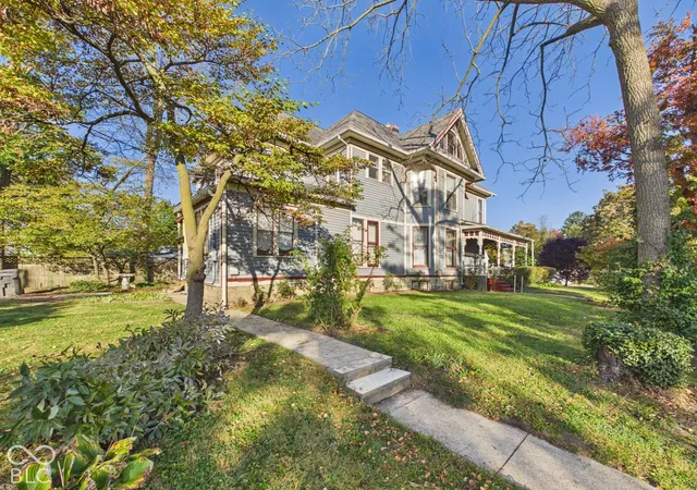 Photo 4 of Single family home for sale at 305 W 13th Street, Anderson, IN 46016 | MLS# 22133011 | Listing updated on 2026-10-23