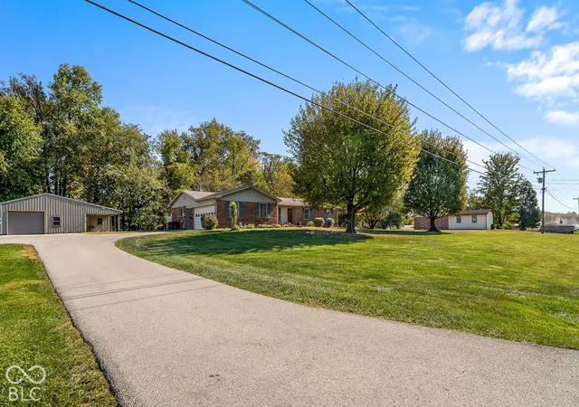 Photo 1 of Single family home for sale at 8141 N Us Hwy 31, Seymour, IN 47274 | MLS# 22133016 | Listing updated on 2026-10-27