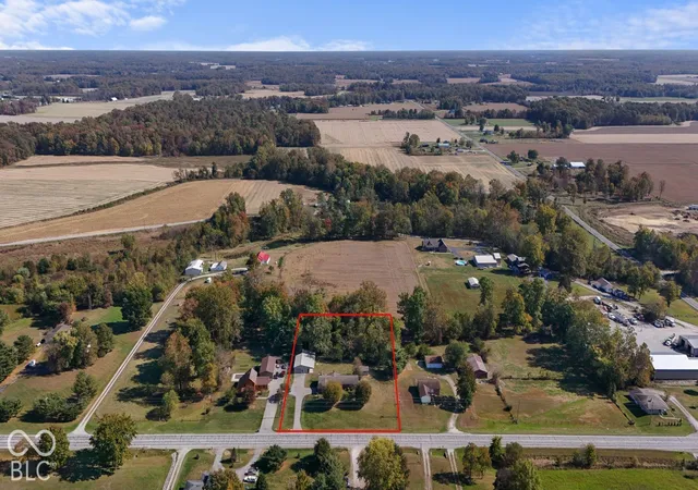Photo 3 of Single family home for sale at 8141 N Us Hwy 31, Seymour, IN 47274 | MLS# 22133016 | Listing updated on 2026-10-27