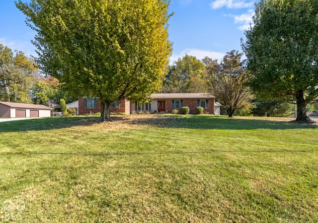 Photo 3 of Single family home for sale at 8141 N US Hwy 31, Seymour, IN 47274 | MLS# 22133016 | Listing updated on 2026-10-27
