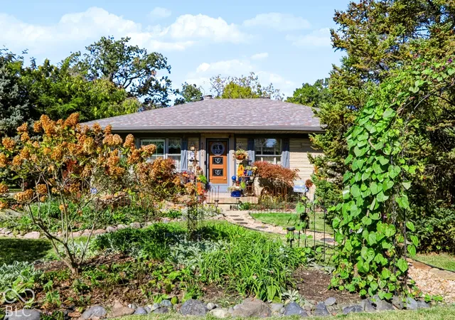 Photo 3 of Single family home for sale at 5404 E Saint Clair St, Indianapolis, IN 46219 | MLS# 22133029 | Listing updated on 2026-10-24