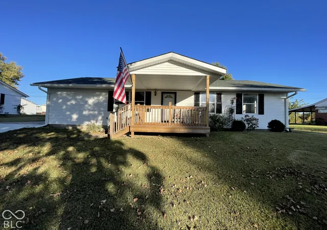 Single family home for sale at 309 Sugar St, Veedersburg, IN 47987 | MLS# 22133030
