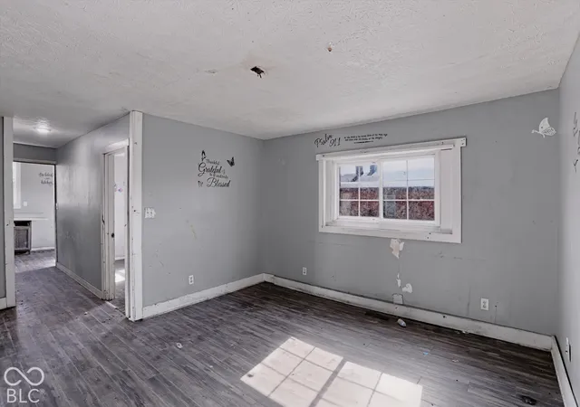 Photo 4 of Sale Pending at 2621 N Chester Ave, Indianapolis, IN 46218 | MLS# 22133033 | Listing updated on 2026-10-27