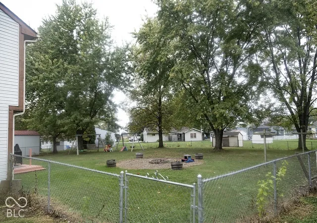 Photo 4 of Single family home for sale at 210 Rolling Ridge Rd, Shelbyville, IN 46176 | MLS# 22133044 | Listing updated on 2026-10-23