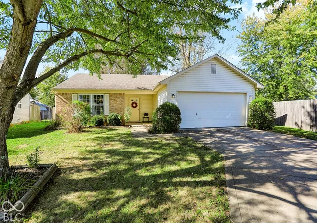 Photo 2 of Single family home for sale at 6148 Long River Ln, Indianapolis, IN 46221 | MLS# 22133049 | Listing updated on 2026-10-24