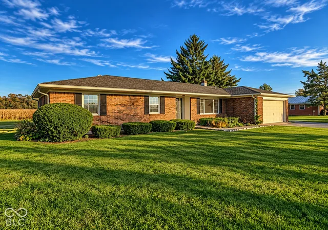 Single family home for sale at 6955 S County Rd 200 W, Clayton, IN 46118 | MLS# 22133051