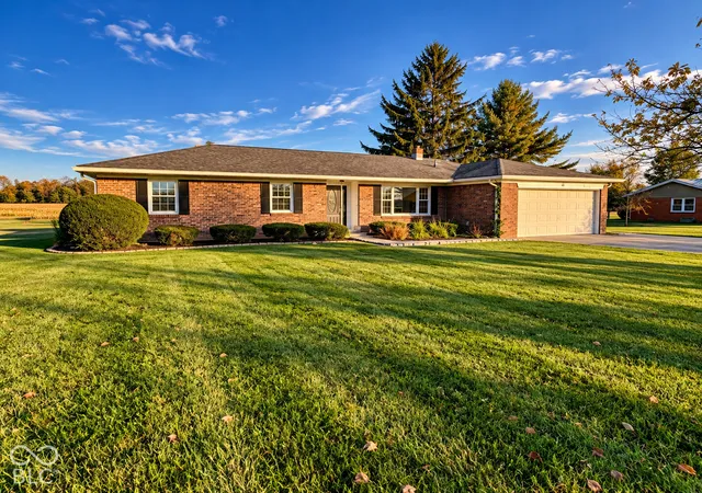 Photo 1 of Single family home for sale at 6955 S County Rd 200 W, Clayton, IN 46118 | MLS# 22133051 | Listing updated on 2026-10-23