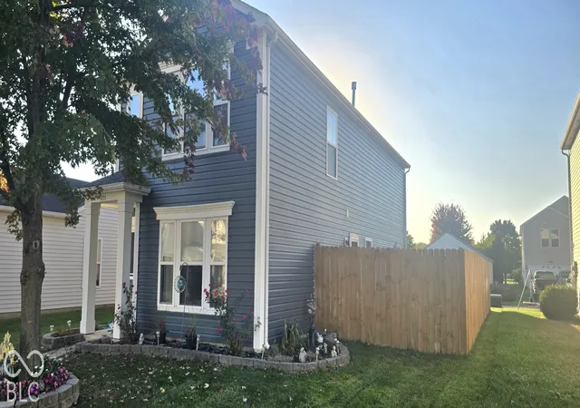Photo 3 of Single family home for sale at 835 Olmsted Dr, Shelbyville, IN 46176 | MLS# 22133063 | Listing updated on 2026-10-29
