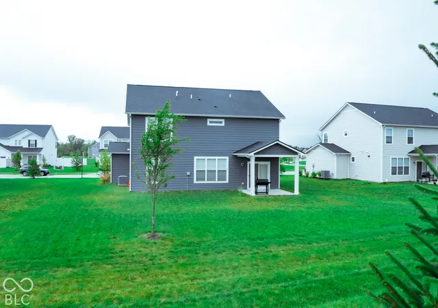 Photo 3 of Single family home for sale at 5905 Fair Oak Cir, Brownsburg, IN 46112 | MLS# 22133065 | Listing updated on 2026-10-24