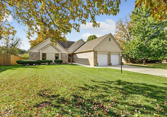 Photo 1 of Single family home for sale at 8111 Bay Brk Dr, Indianapolis, IN 46256 | MLS# 22133071 | Listing updated on 2026-10-27